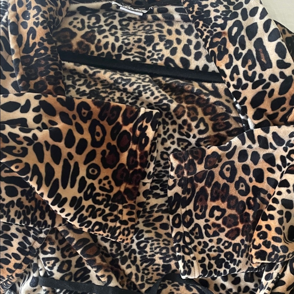 Natori Chic Animal Print Robe - Picture 4 of 4